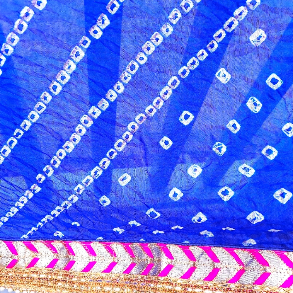 Bhandani stole or dupatta